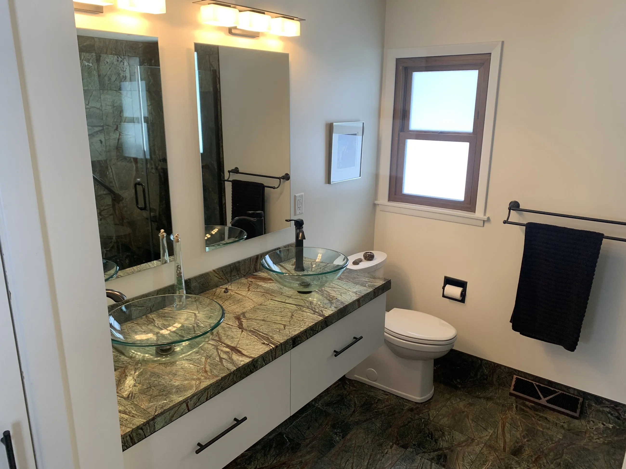 Wooded Bath, bathroom in Long Grove, IA